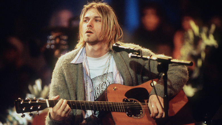 Kurt Cobain performing