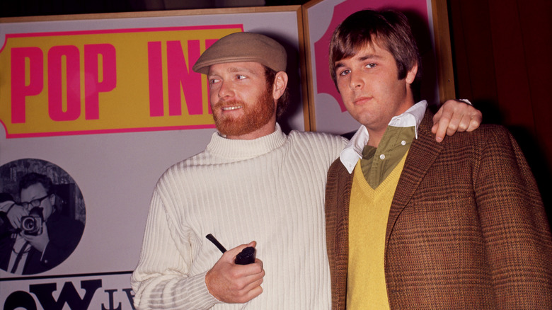 Mike Love, Brian Wilson posing