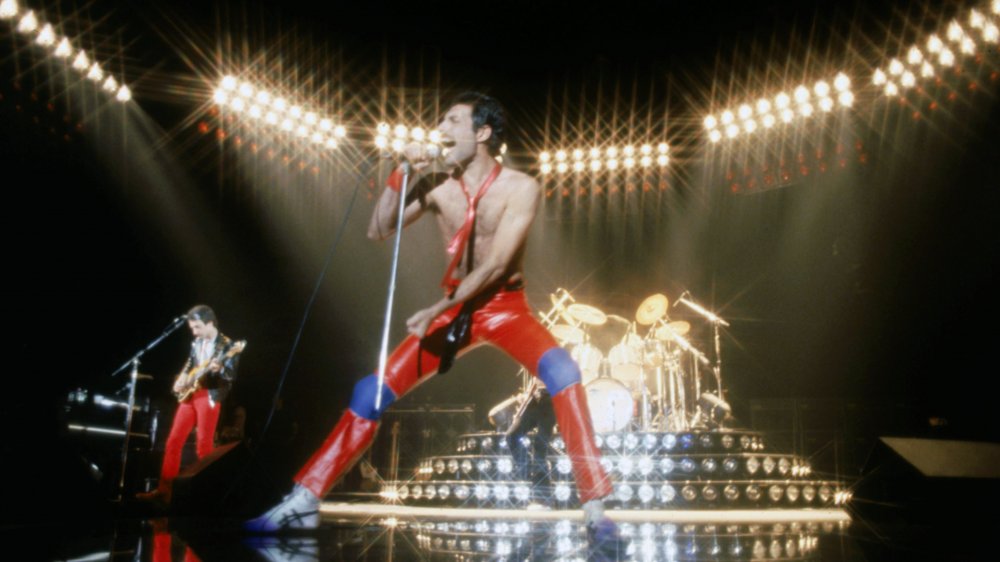 Roger Deacon and Freddie Mercury perform at the Forum in 1980