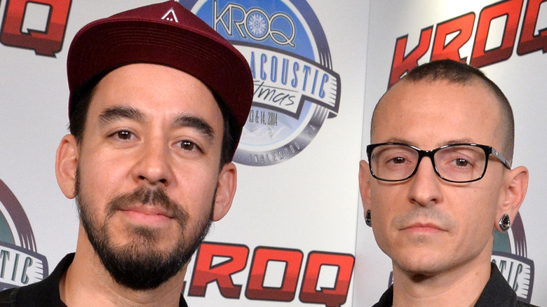 Chester Bennington and Mike Shinoda posing together