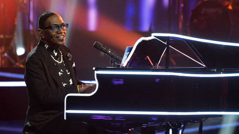 Randy Jackson playing piano