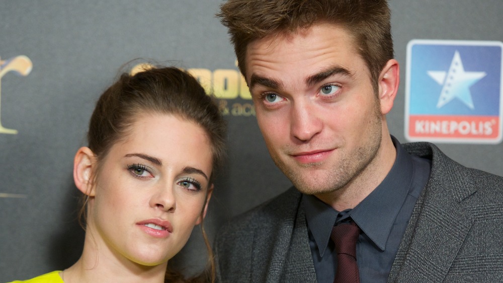 Kristen Stewart and Robert Pattinson on red carpet
