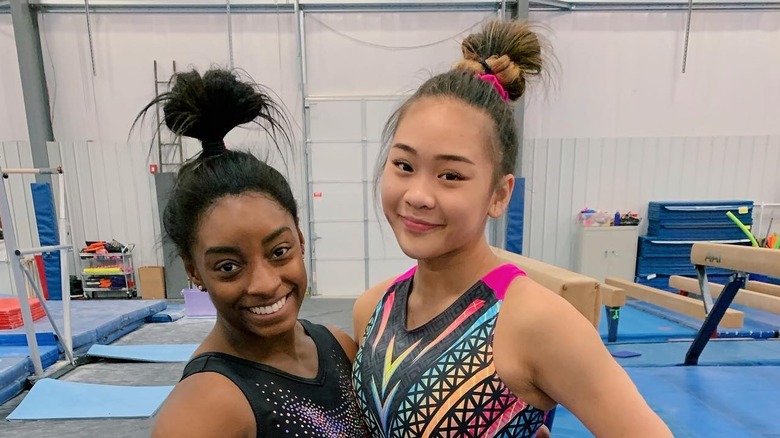 Suni Lee without makeup with Simone Biles