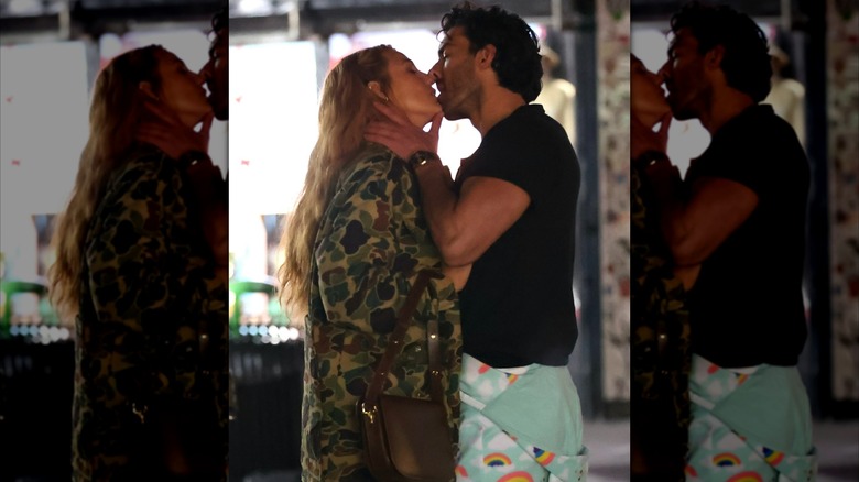 Blake Lively and Justin Baldoni kissing on the set of It Ends with Us