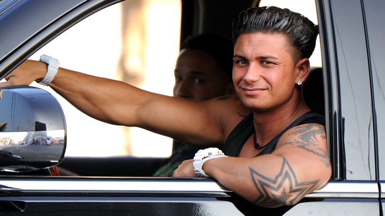 Pauly D shows the star on his left elbow