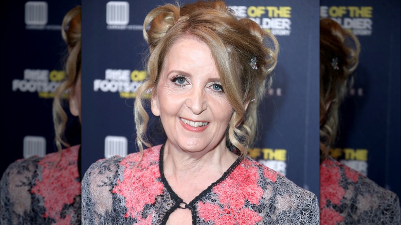 Gillian McKeith posing for cameras