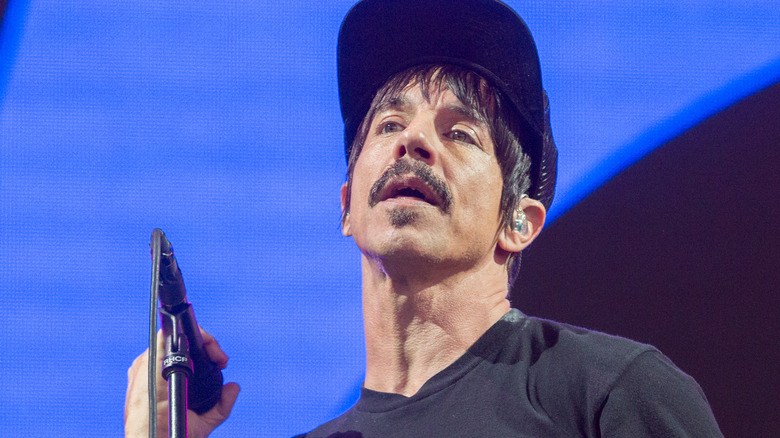 Anthony Kiedis on stage 