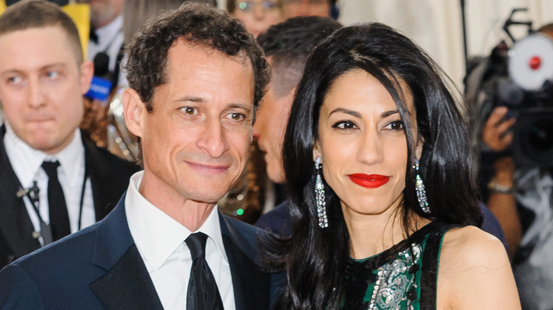 Anthony Weiner posing with Huma Abedin