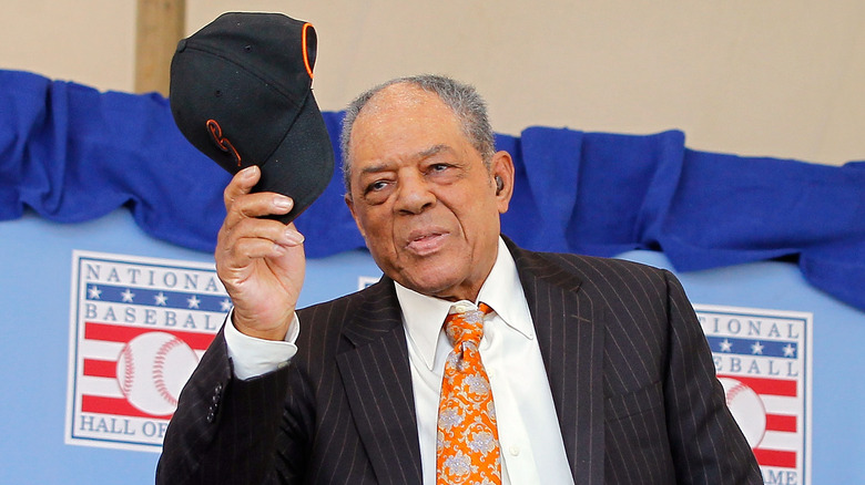 Willie Mays tipping his hat