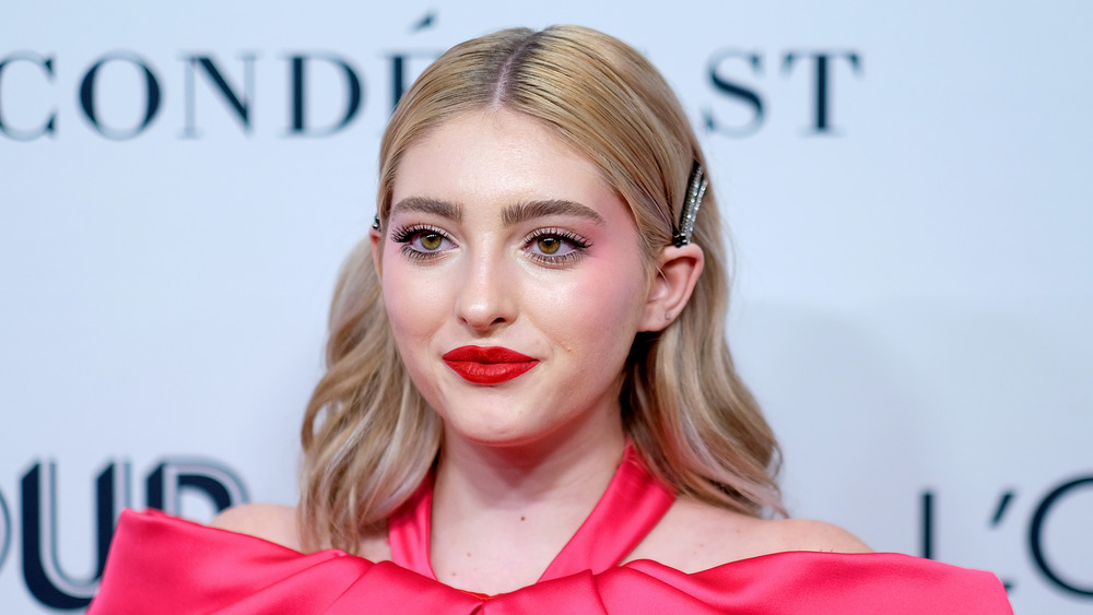 Willow Shields, smiling, 2019, an adult, red carpet, blond hair, red lipstick