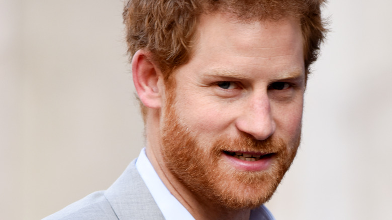 Prince Harry gray suit