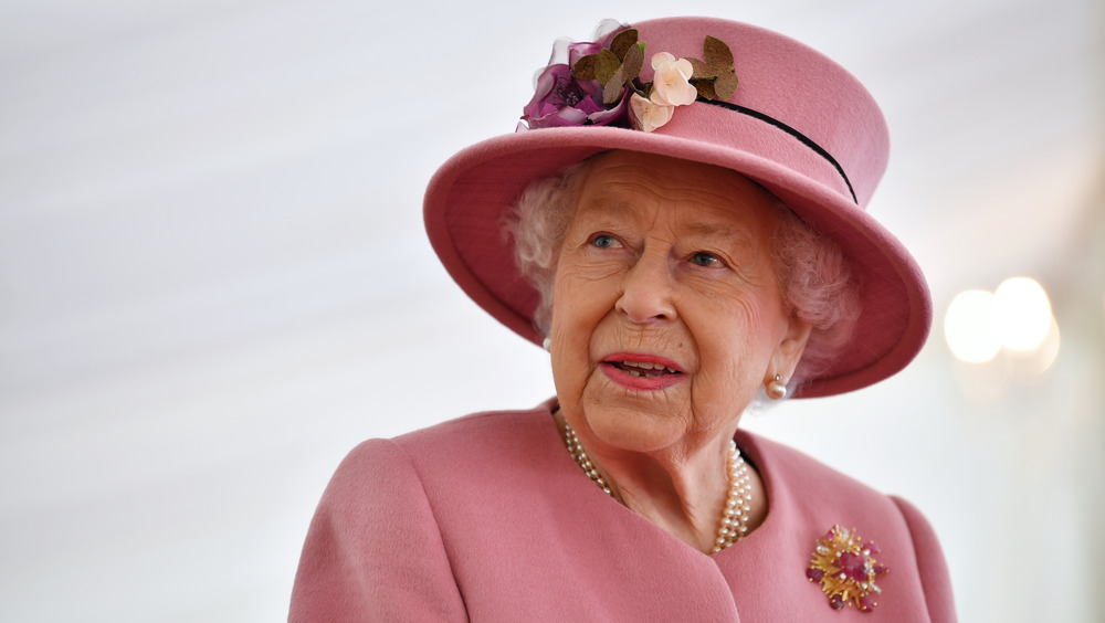 Queen Elizabeth pink hat