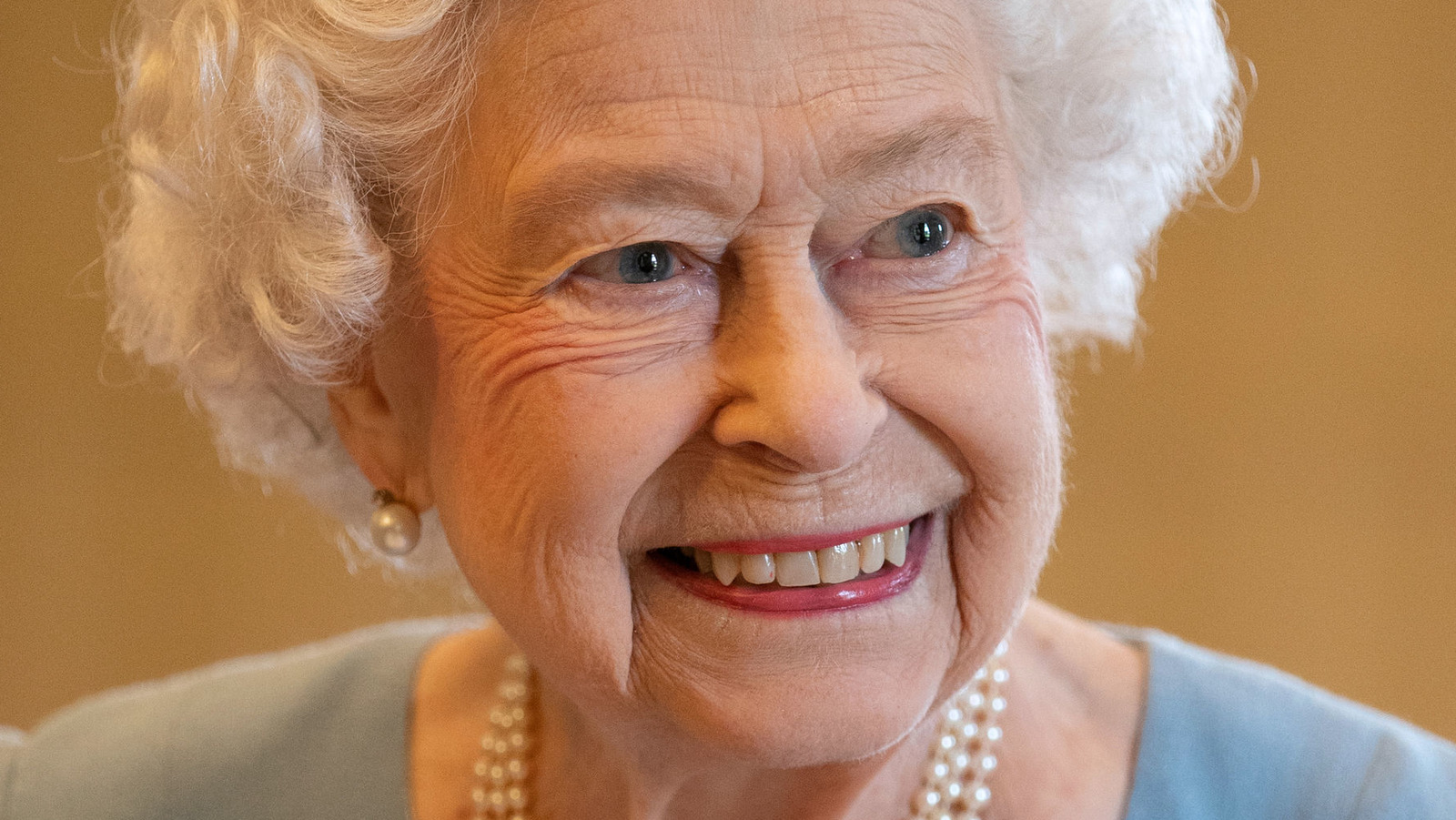 Queen Elizabeth's COVID-19 Diagnosis Couldn't Come At More Awkward Time