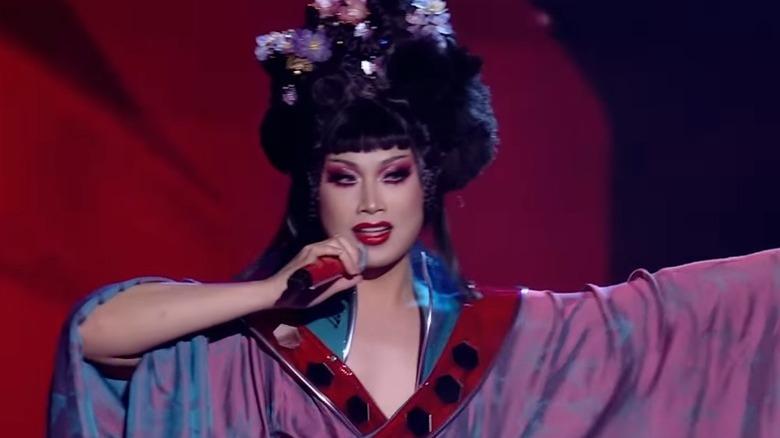 Woowu performing on Queen of the Universe