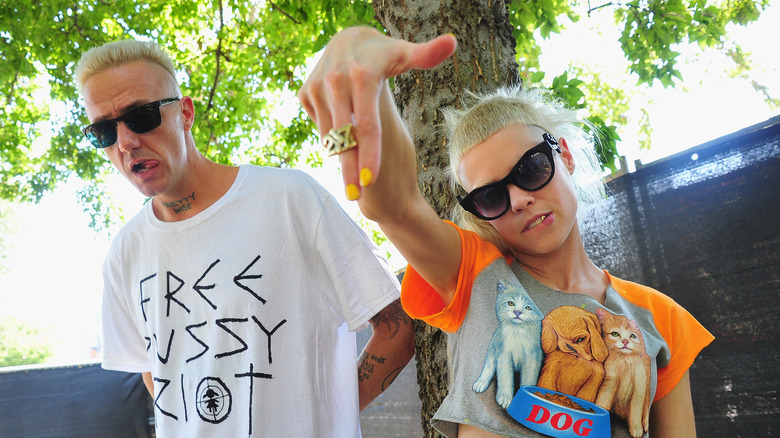 Die Antwoord posing