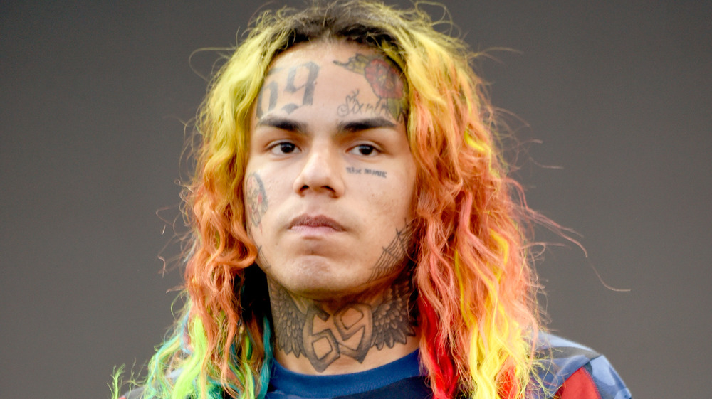 Tekashi 6ix9ine performing