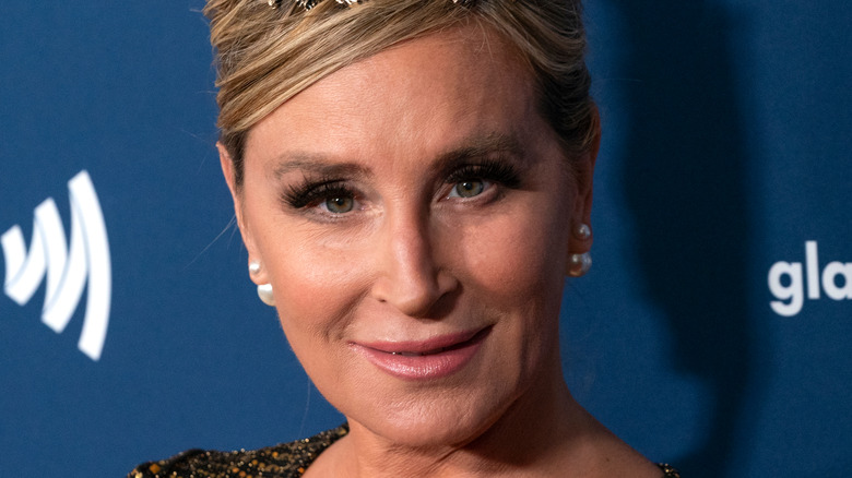 Sonja Morgan posing