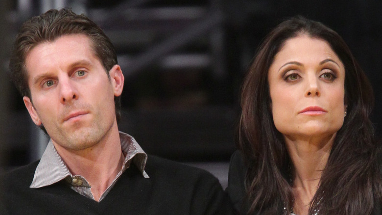 Bethenny Frankel Jason Hoppy sit courtside