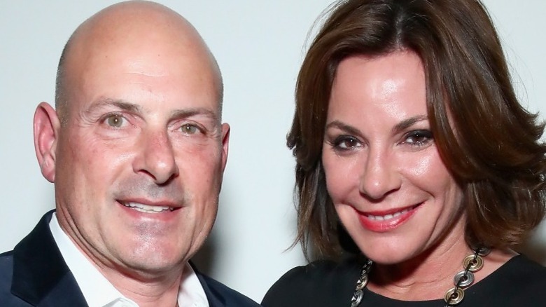 Luann de Lesseps, Tom D'Agostino smile together