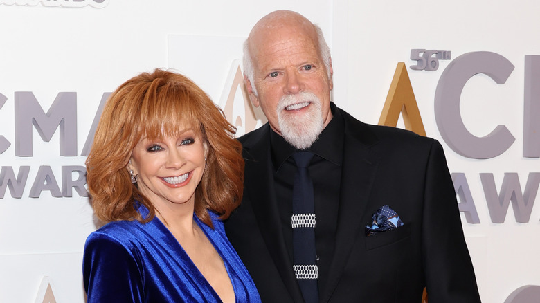 Reba McEntire posing with Rex Linn