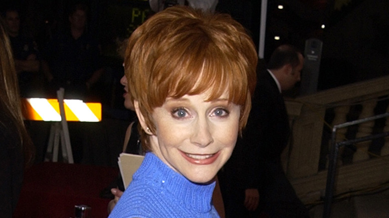 Reba McEntire with short red hair at the 2002 People's Choice Awards