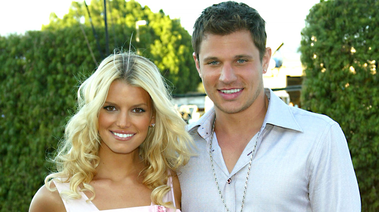 Jessica Simpson and Nick Lachey smiling