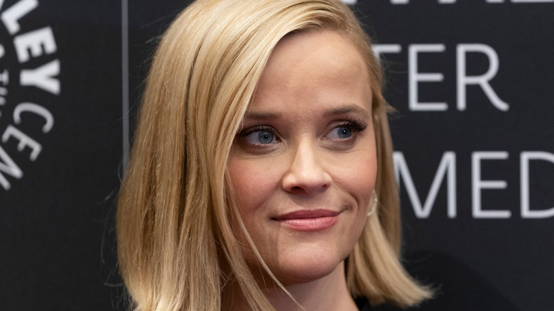 Reese Witherspoon posing red carpet