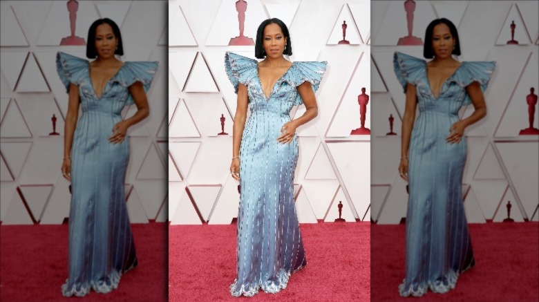 Regina King posing at the 93rd Academy Awards 