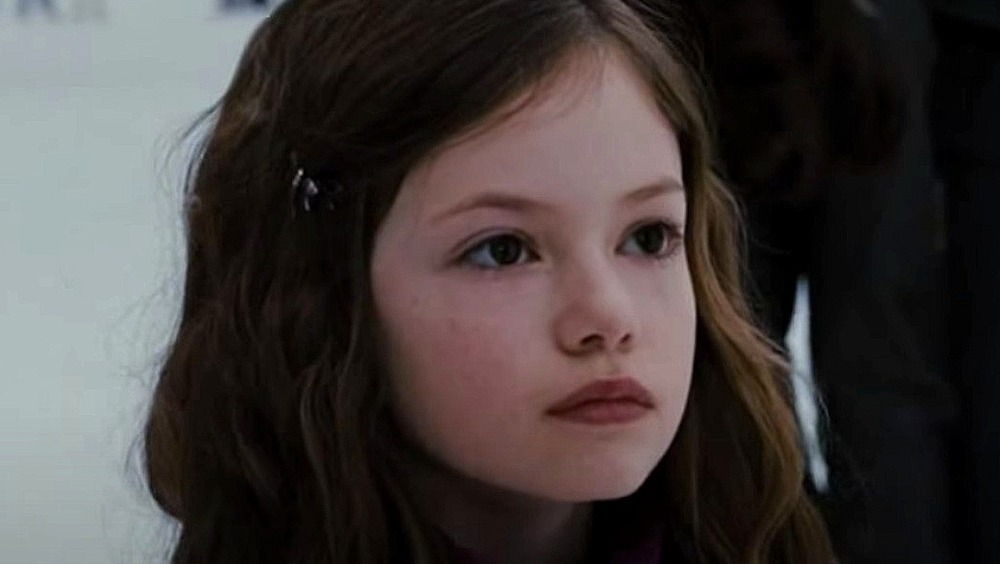 Renesmee From Twilight Has Grown Up To Be A Bombshell