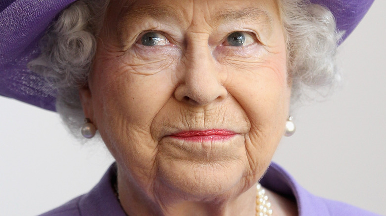 Royal Official Reveals Queen Elizabeths Guilty Pleasure
