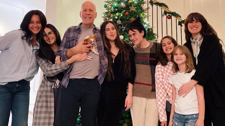 Bruce Willis posing with family and ex Demi Moore