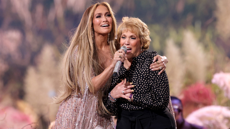 Jennifer Lopez with arm around mom Guadalupe