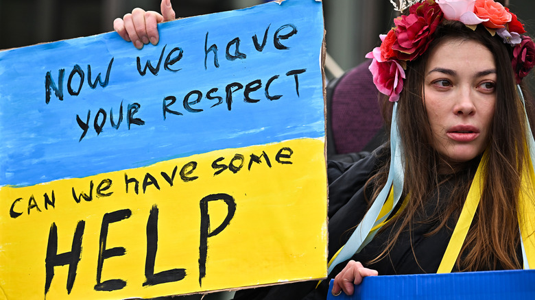 Protestor supporting Ukraine