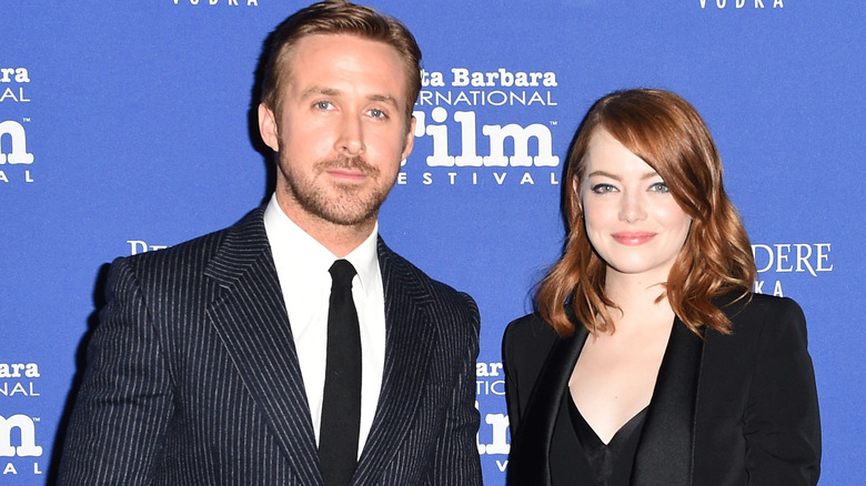 Ryan Gosling and Emma Stone posing