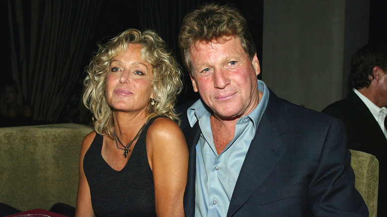 Farrah Fawcett, Ryan O'Neal sitting