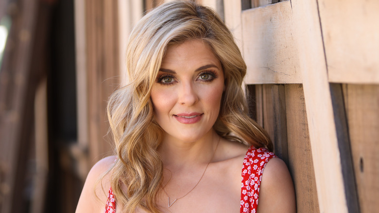 Jen Lilley wearing V necklace