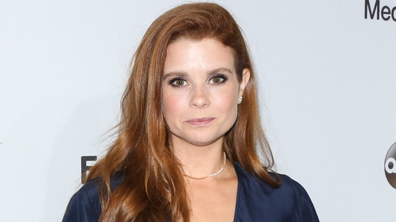 JoAnna Garcia Swisher with side part