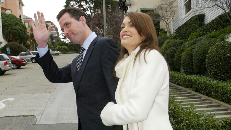 Kimberly Guilfoyle with Gavin Newsome, walking