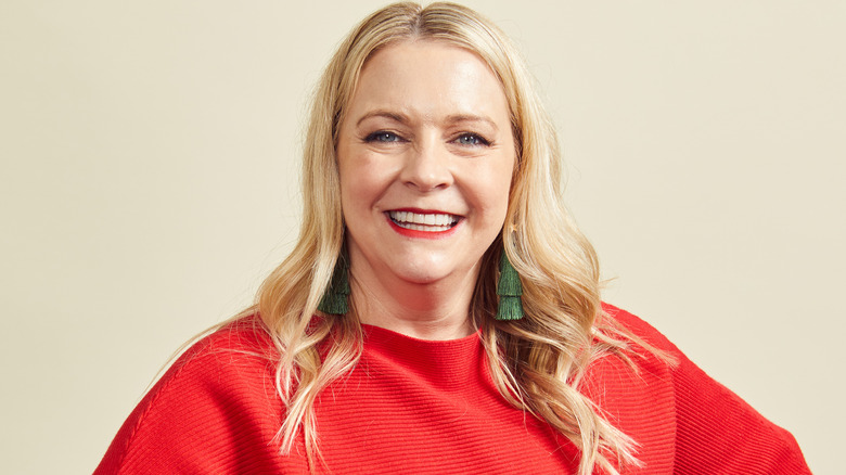 Melissa Joan Hart grinning