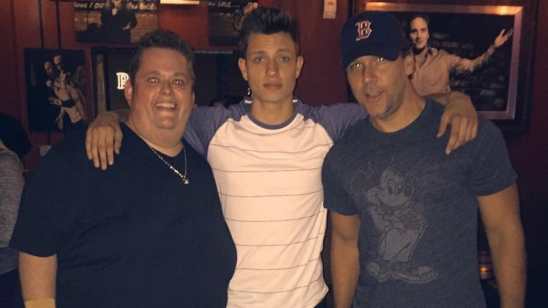 Matt Rife with arms around Ralphie May, Dane Cook