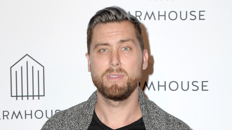 Lance Bass posing on the red carpet