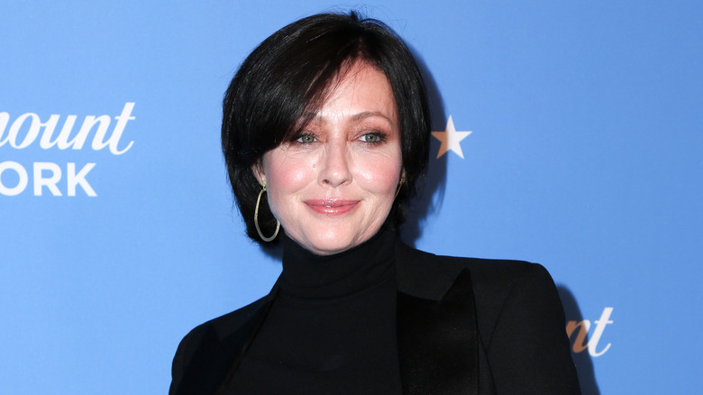 Shannen Doherty smiling