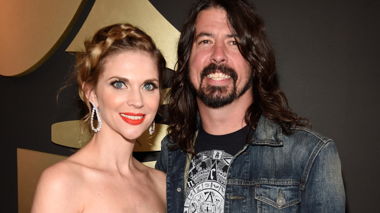 Jordyn Blum and Dave Grohl pose in 2015