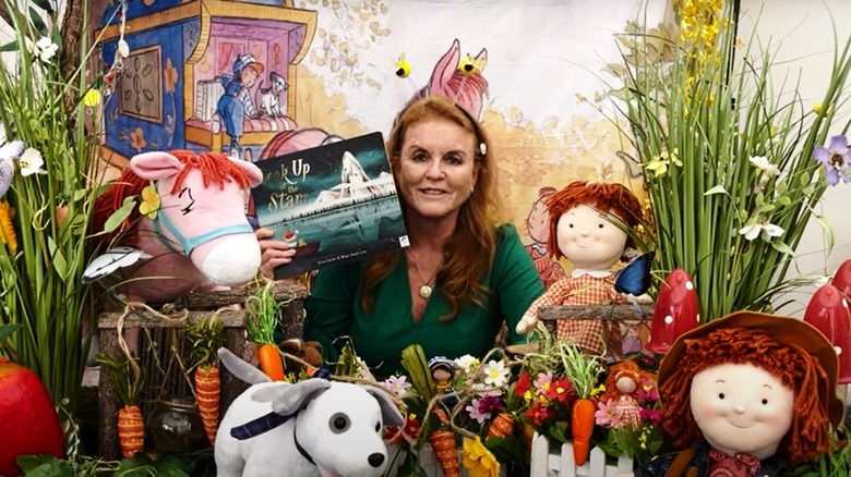 Sarah Ferguson reading children's book