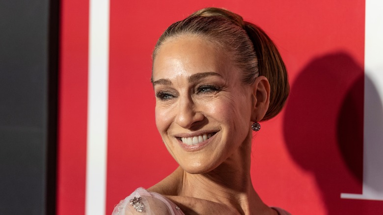 Sarah Jessica Parker smiling on red carpet