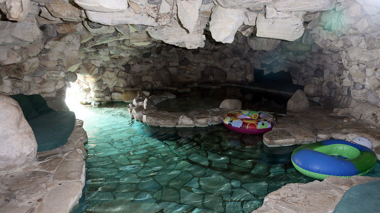 Playboy mansion grotto hot tub