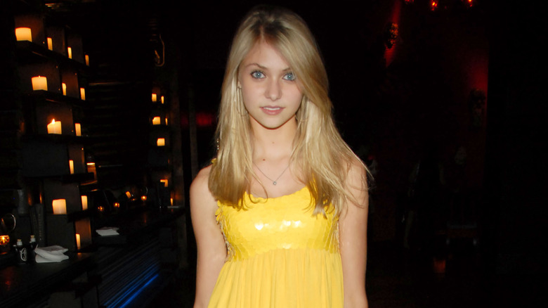 Taylor Momsen posing in 2008