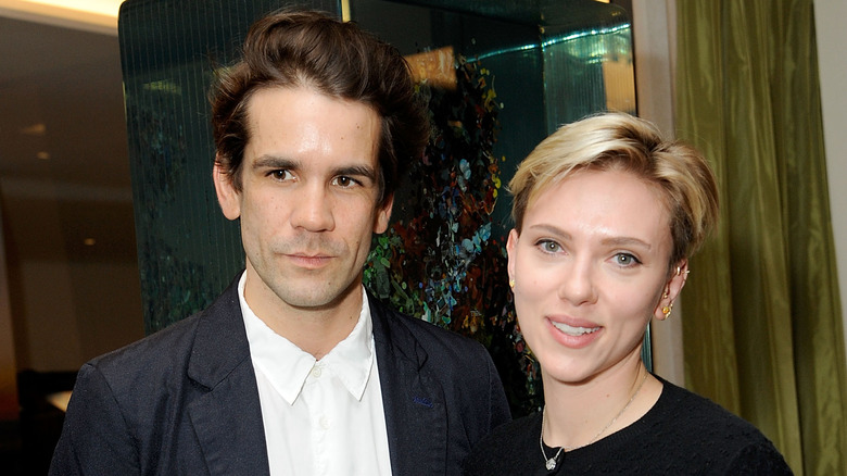 Scarlett Johansson and Romain Dauriac smiling