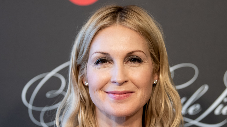 Kelly Rutherford smiling