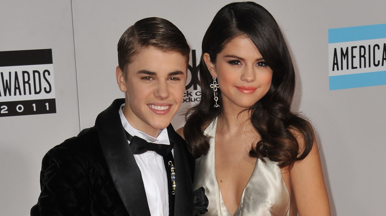 Selena Gomez and Justin Bieber pose 